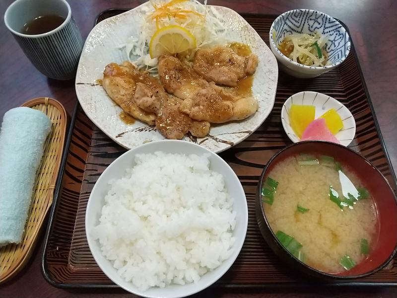 不二家食堂のチキンガーリック定食