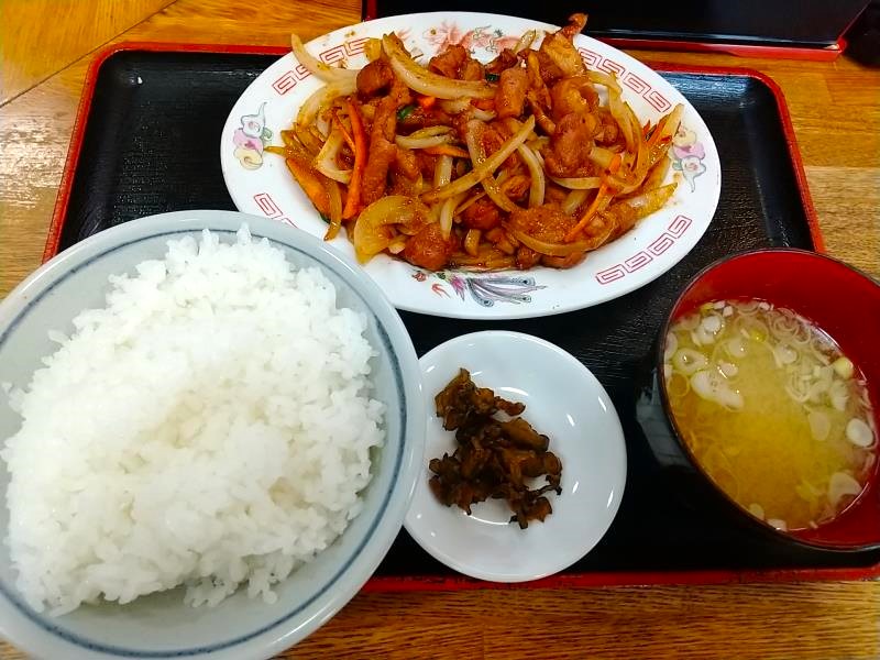 かづ枝食堂のホルモン焼定食