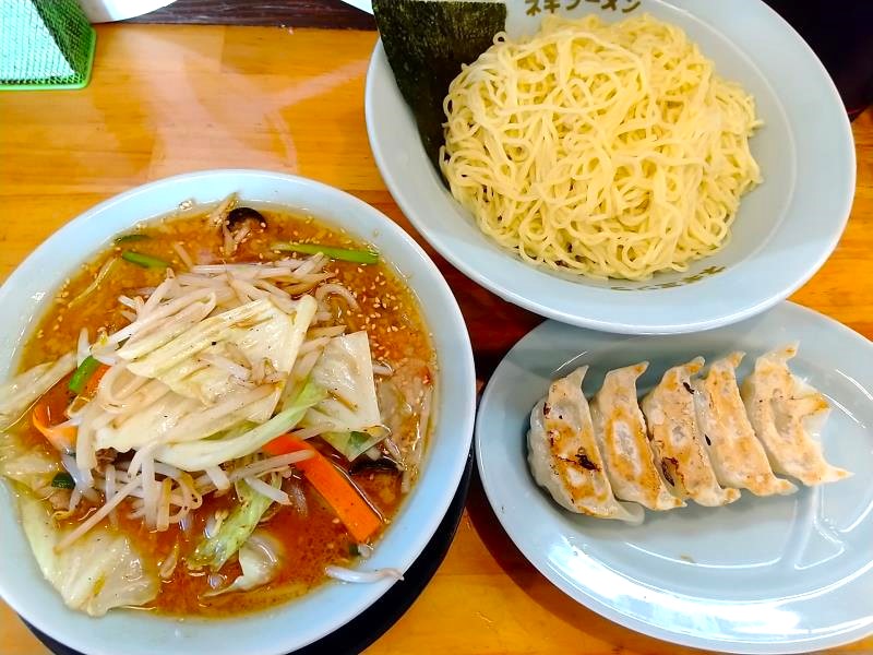 椿ラーメンショップの野菜たっぷり味噌つけ麺