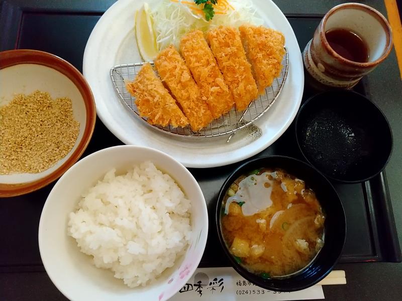 ランチのロースかつ定食