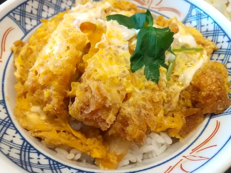 夏ランチのロースかつ丼