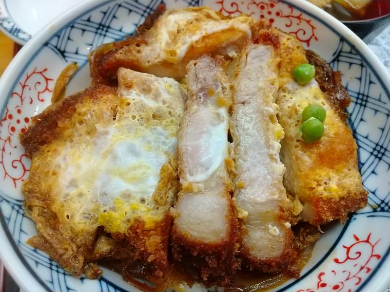 元祖煮込みソースカツ丼のお肉の断面