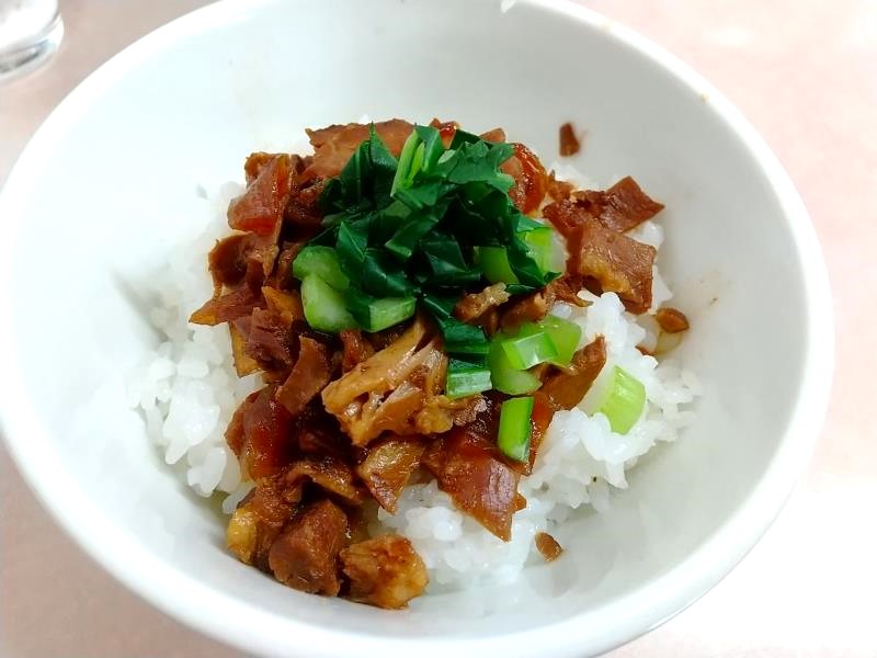 角麺の青菜肉めし