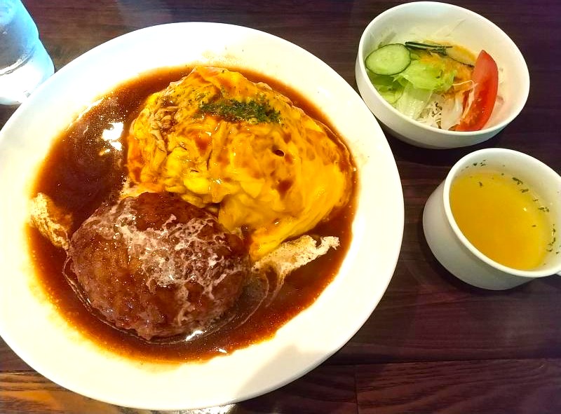 わかの屋のハンバーグオムライス