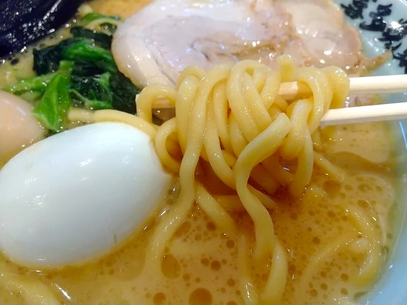 喜多見家スペシャルの麺