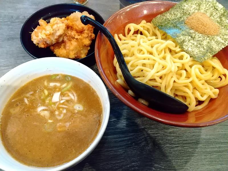 喜多見家の濃厚豚骨魚介つけ麺＆とりから