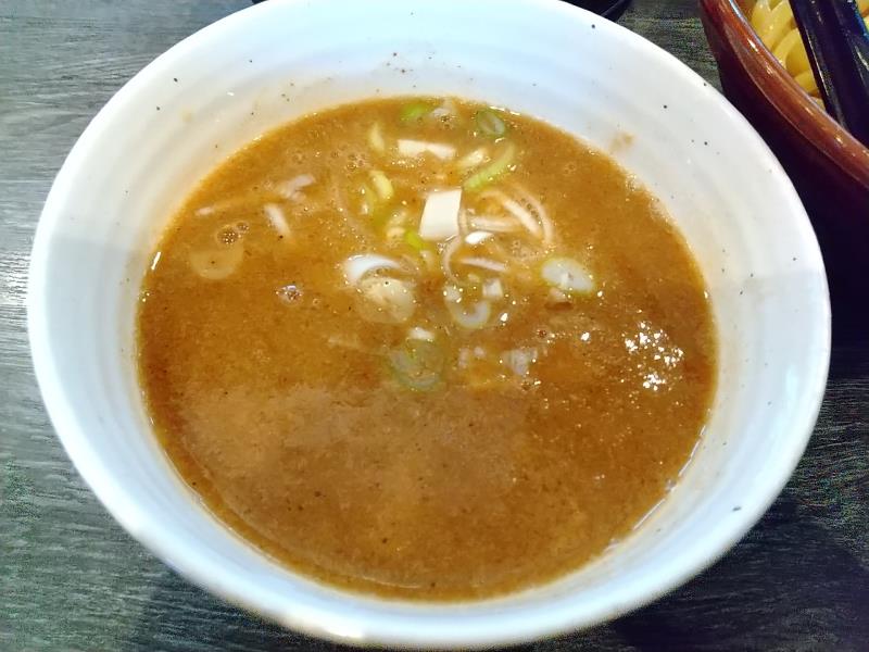 濃厚豚骨魚介つけ麺のスープ