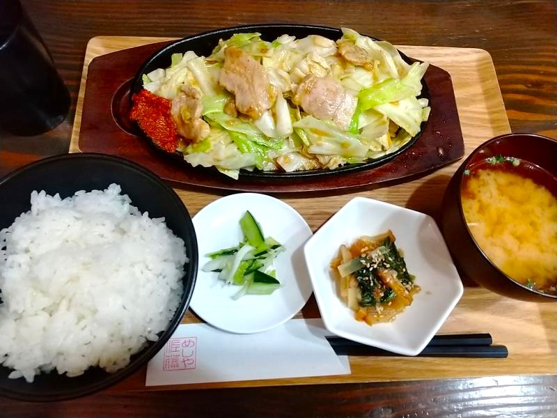 めしや佐藤の豚キャベツ炒め定食