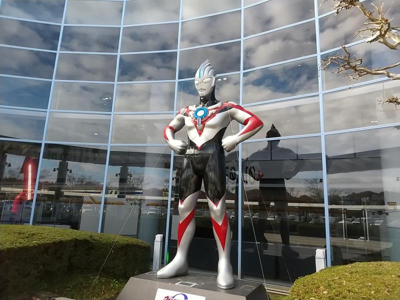 福島空港のウルトラマンの立像