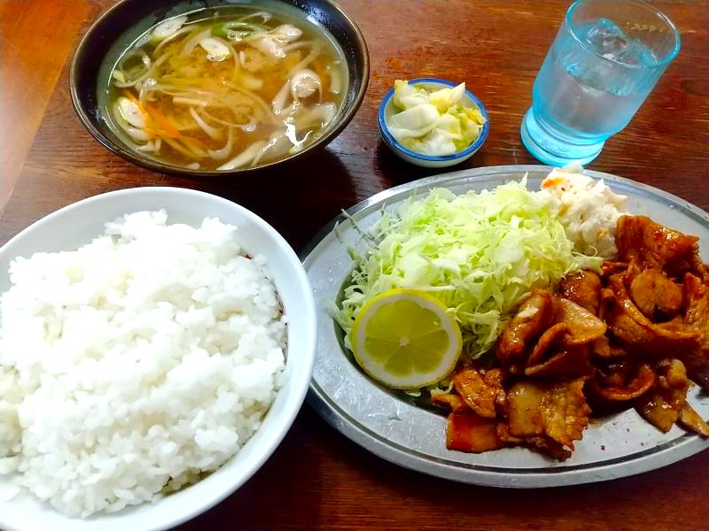 焼肉定食はボリューム満点