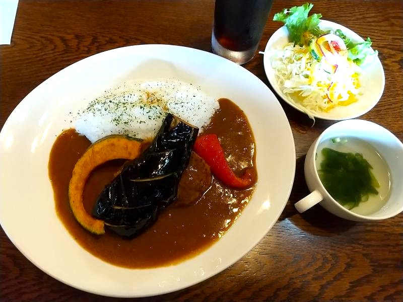グリル銀座の「夏野菜付カレー＆ハンバーグ」