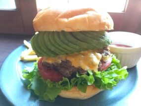 ラフいわき駅前店で食べたハンバーガー