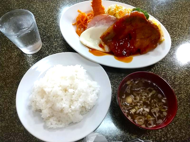 白十字食堂の大人様ランチ