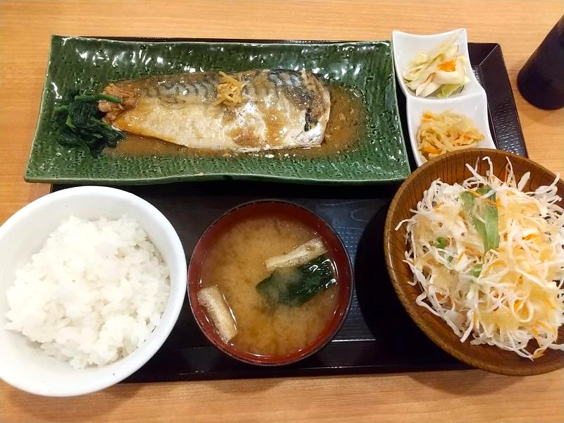 満天食堂の「さばの味噌煮定食」
