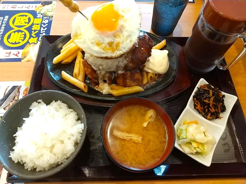 満天食堂の爆盛マウンテン定食