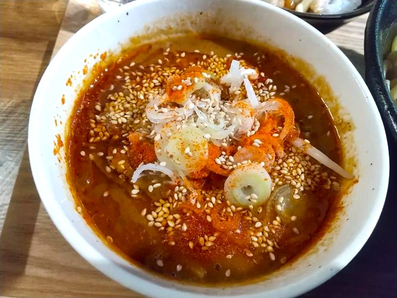 辛つけ麺のスープ