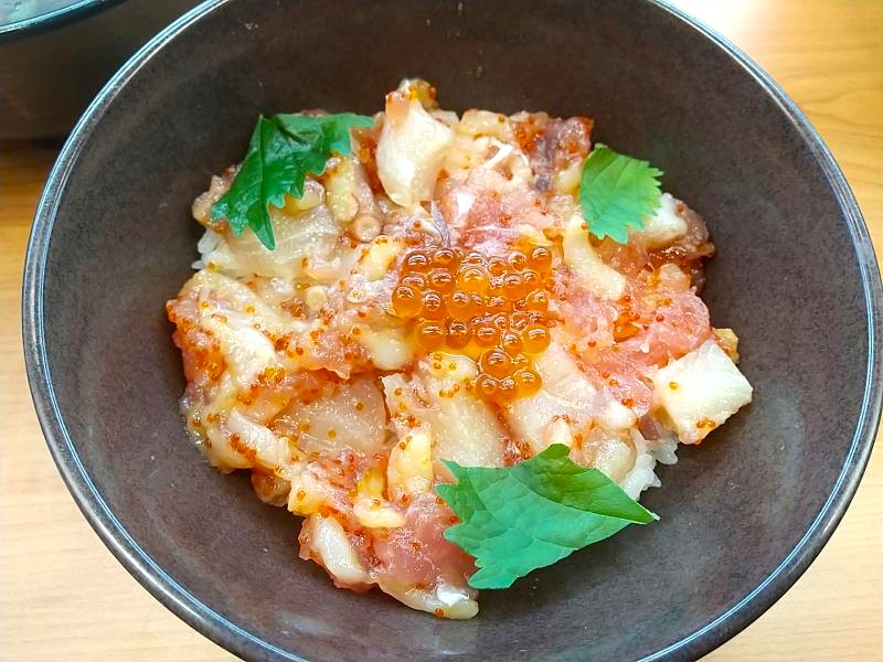 くら寿司の「旬の海鮮丼」