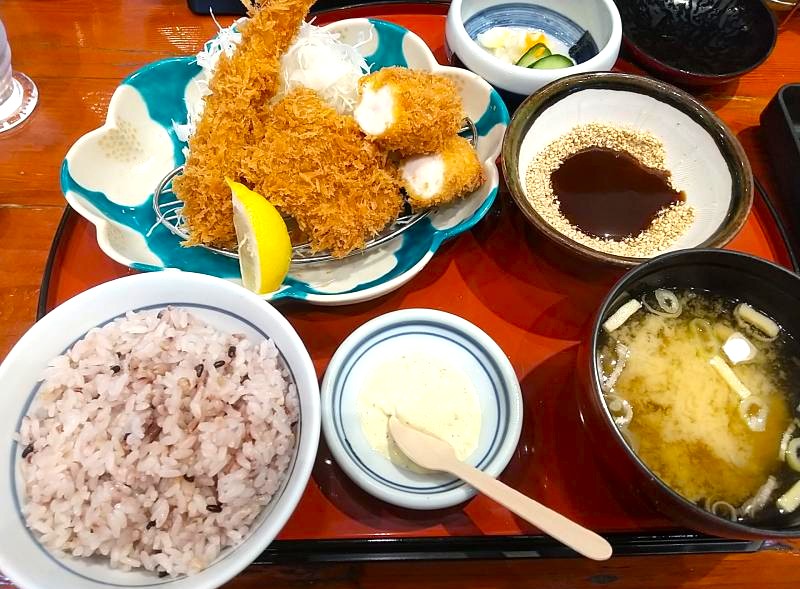 まる家の「海老ヒレミックスランチ」