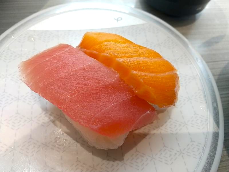 はま寿司の「まぐろ・サーモン二種盛り」