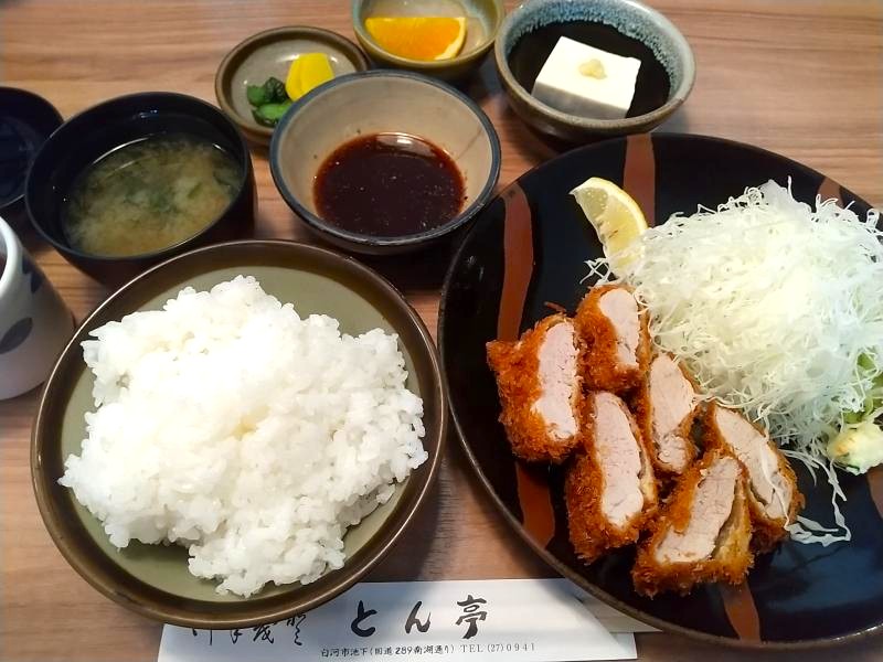 とん亭の「ヒレかつ定食」