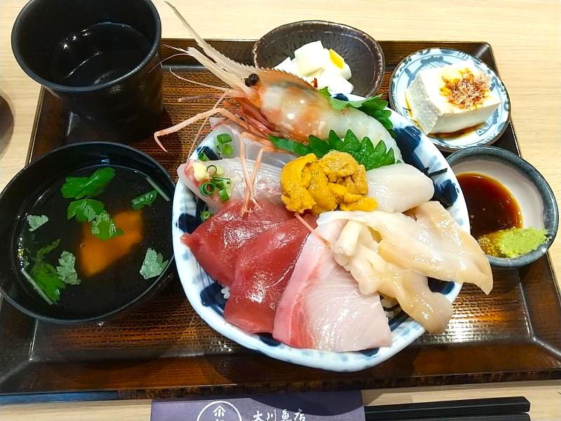 前濱食堂ヤマコのいわき七浜海鮮丼
