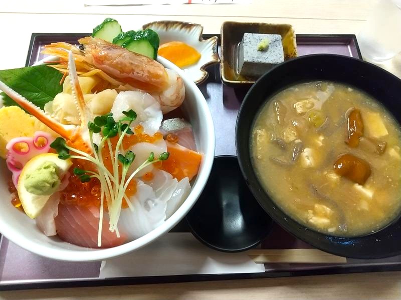 かなや亭の海鮮丼