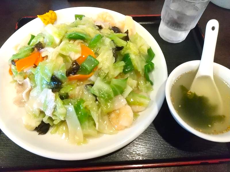 中華さくらの「えびあんかけ焼きそば」