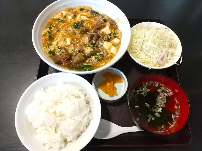 華正樓の牛スジ煮込み定食
